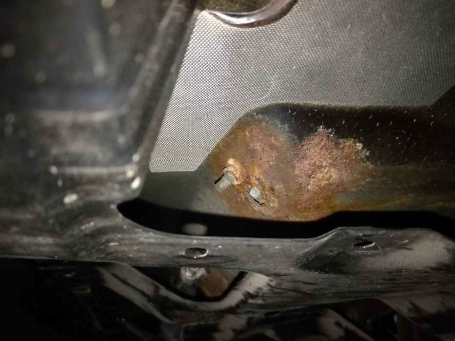 Крышка багажника на Grandis, Mitsubishi Grandis, Грандис