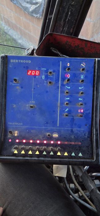 Opryskiwacz Berthoud Mack 32