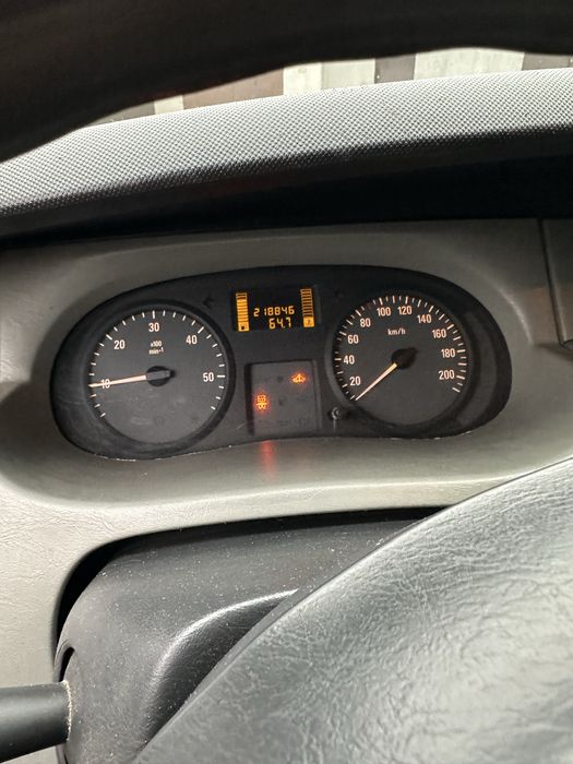 Продам Opel Vivaro 1.9