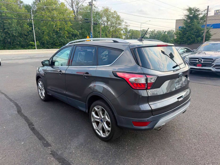 Ford Escape Titanium      2018