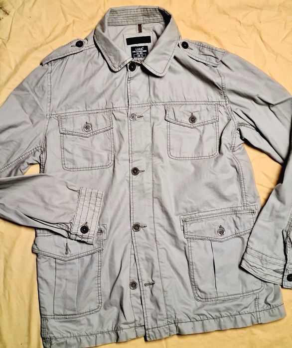 Casaco Parka de inverno quente grossa  3xl 
Não é camisa!!
Novo a estr