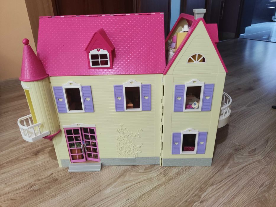 Ogromny domek dla lalek (120x60 cm) + wyposażenie (64 elementów)