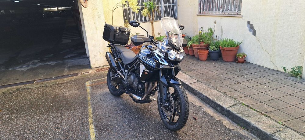 Triumph Tiger 800 XRX Low como nova com apenas 3.900 kms - Pneus novos