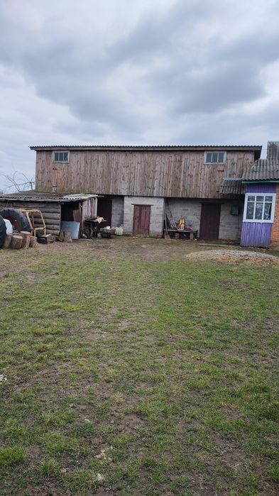 Продається земельна ділянка в с. Ріпки (0,12га) з маленьким будинком.