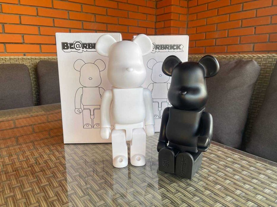 Bearbrick ведмідь фігурка матова 28 см Чорна / Біла