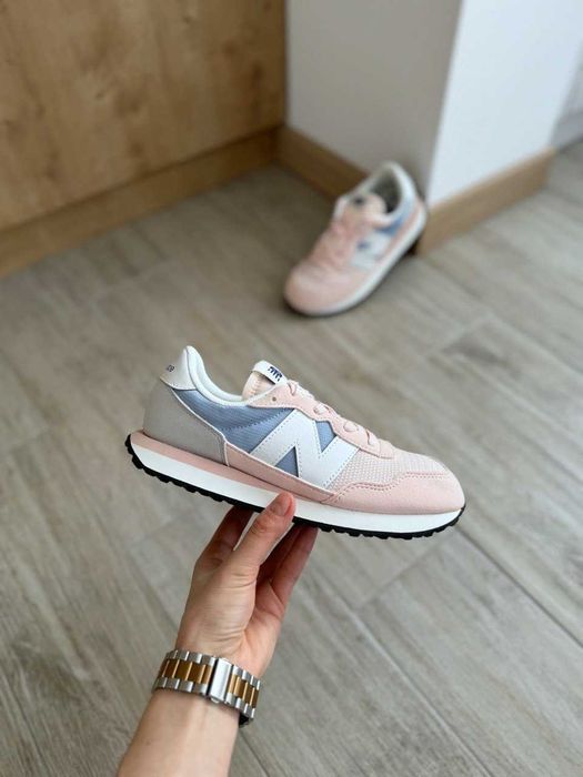 New Balance 237