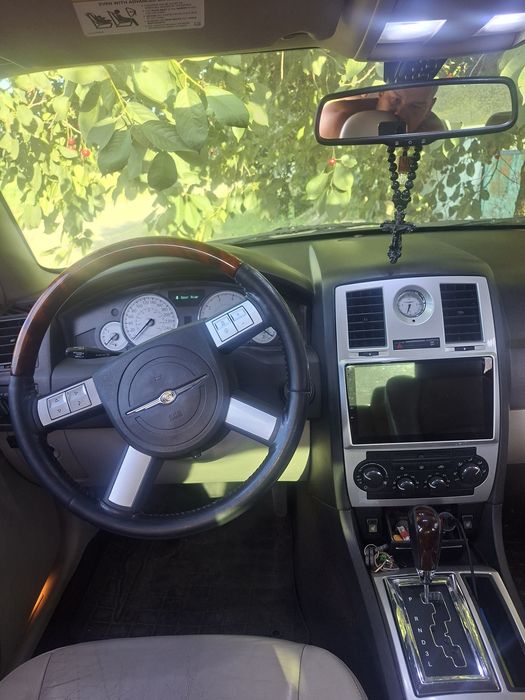 Chrysler 300С. 2.7