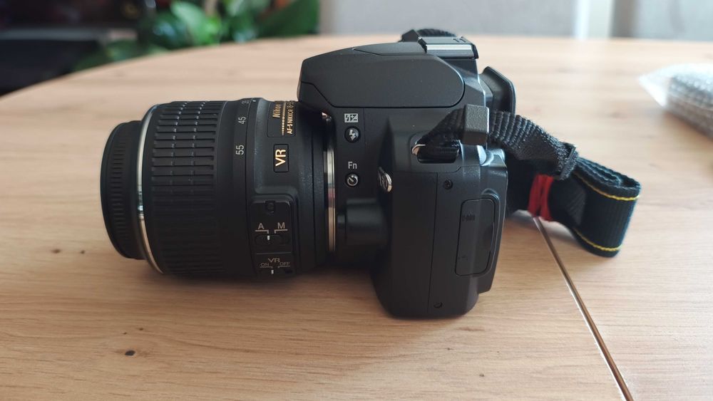 NIKON D60 APSC matryca  CCD + Nikkor 18-55VR stan prawie IDEALNY,  dwie baterie