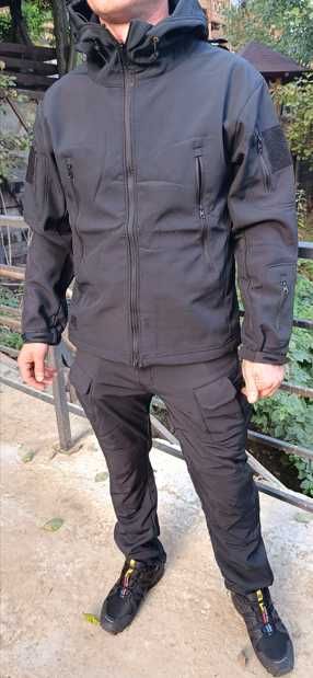 Костюм на флісі чоловічий софтшелл водонепроникний