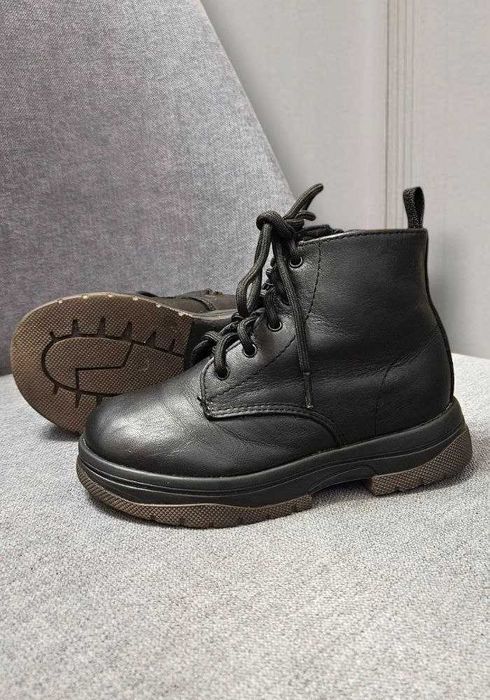 Ботинки черные кожаные Zara, р. 24