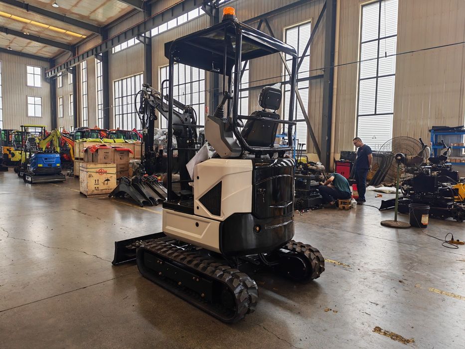escav/giratoria nova cabinada, 2000kg motor Kubota