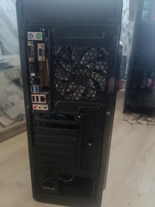 Продам корпус для ПК, клавіатуру, мишку