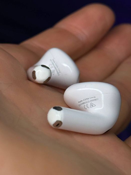 Продам навушники AirPods Pro