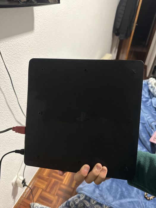 Playstation 4 , 500 gigas em otimo estado com comando original