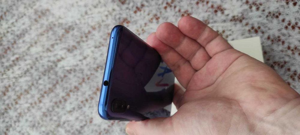 Продам телефон в хорошем состоянии.