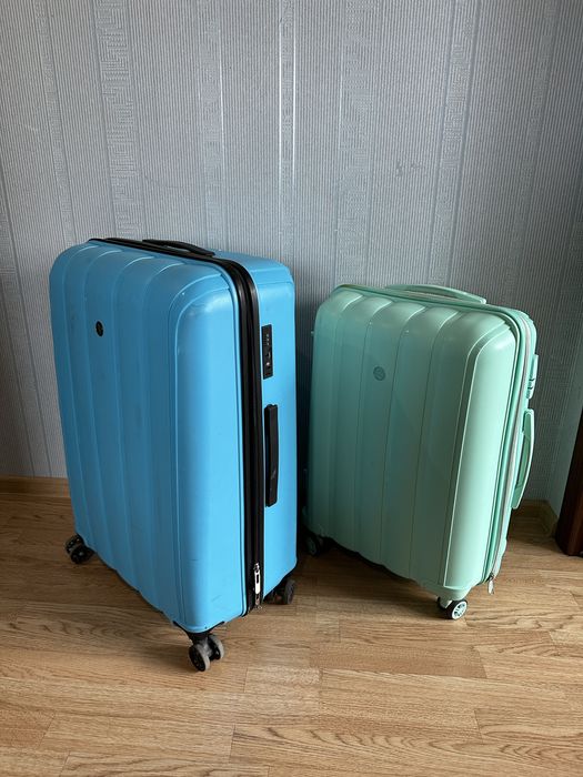 Валіза для подорожей середня до 23 кг велика до 32 кг