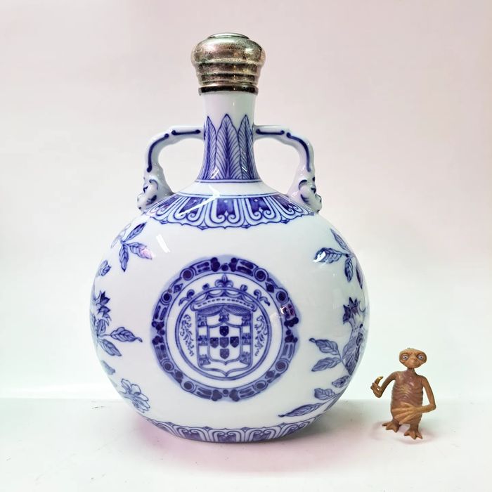 Cantil Português em porcelana da Vista Alegre