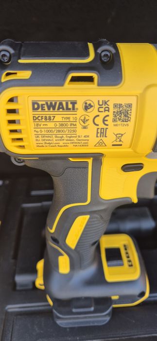 Dewalt zakrentak 18V 887 model