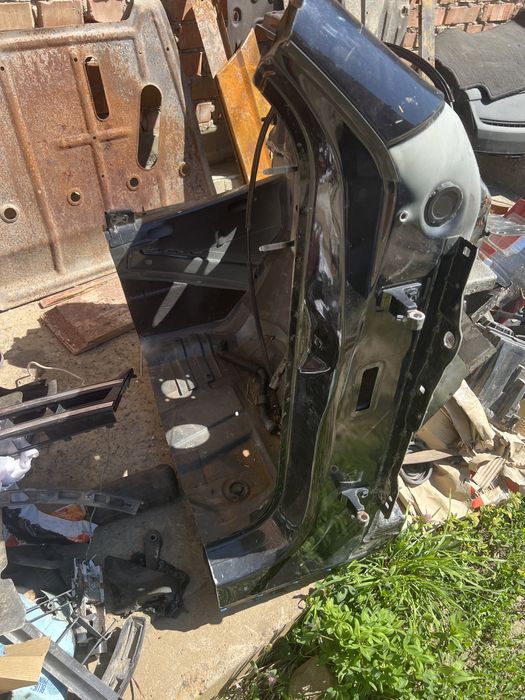 Чверть передня права туарег NF