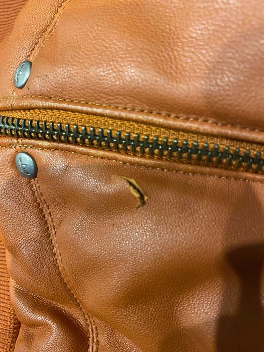 Bezrękawnik adidas brązowy