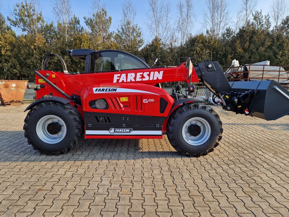 ładowarka teleskopowa Faresin 6.26, demo