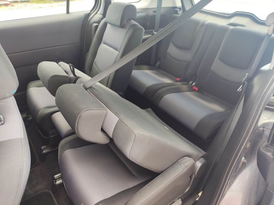 Mazda 5 com 7 lugares