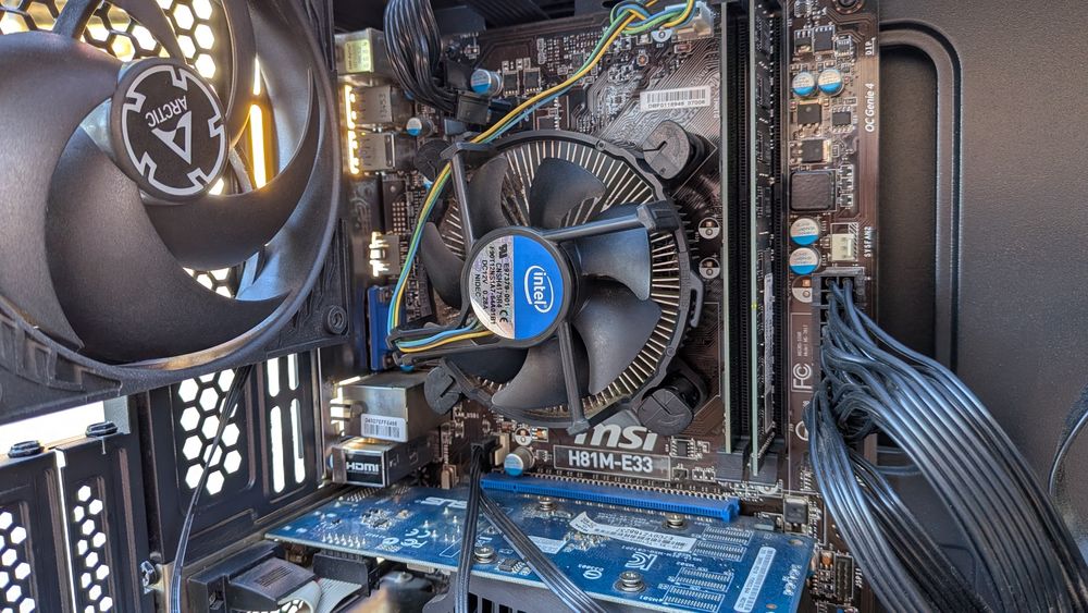 Computador fixo RAM 8GB SSD 240gb Intel Pentium
