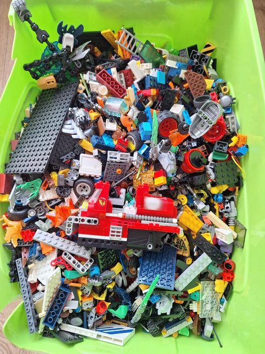 Великий набір LEGO — 13 кг деталей