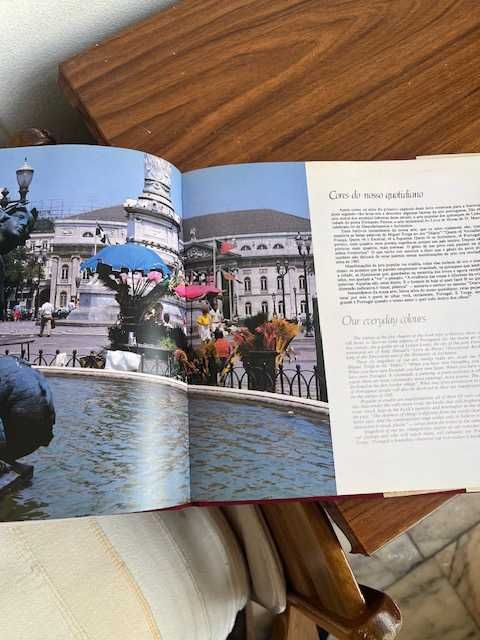 Livro Portugal em selos - 1985