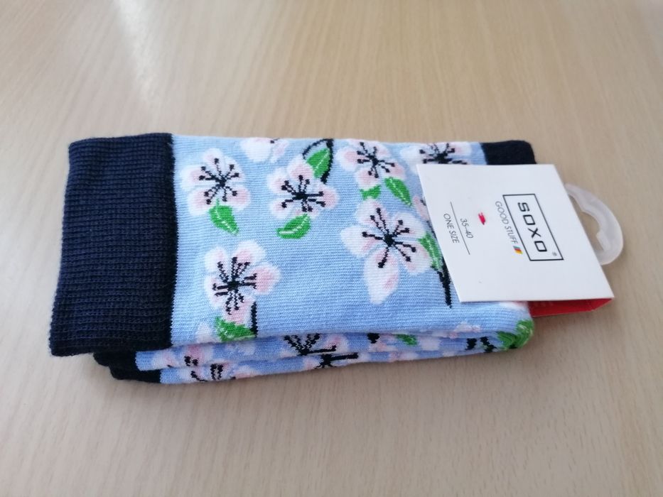 Skarpetka damskie w kwiatki SOXO