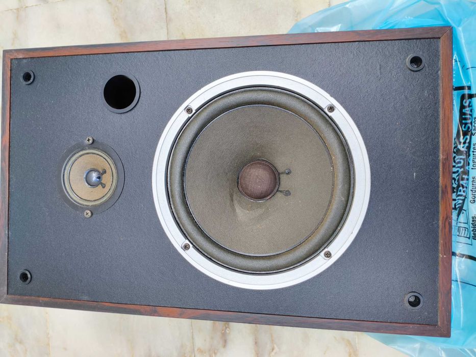 Coluna de som Pioneer antiga