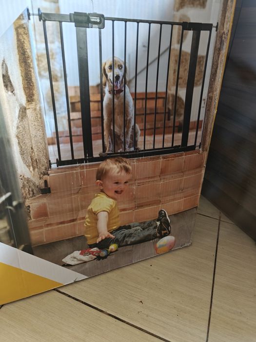 Bramka zabezpieczająca ochronna na drzwi schody