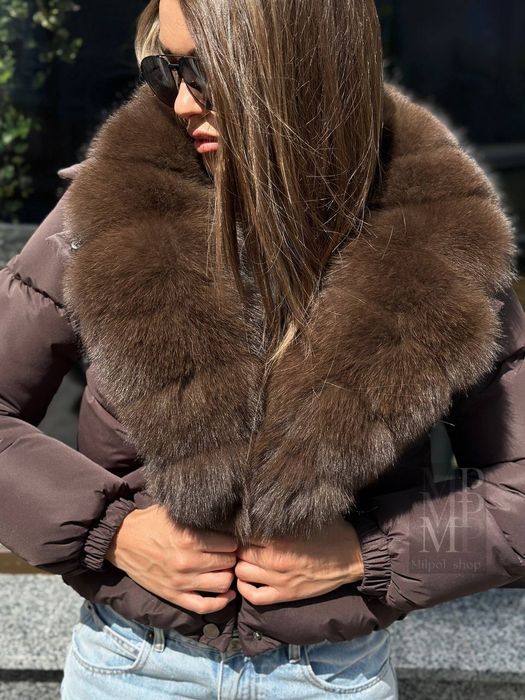 Женский коричневый короткий пуховик, пуффер с натуральным мехом песца