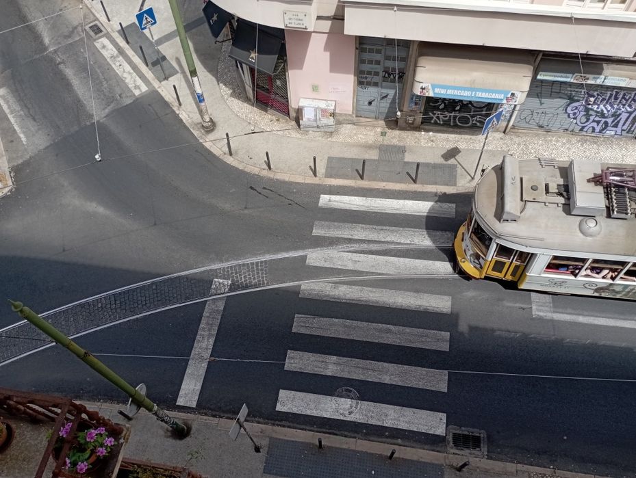 Arrenda-se quarto