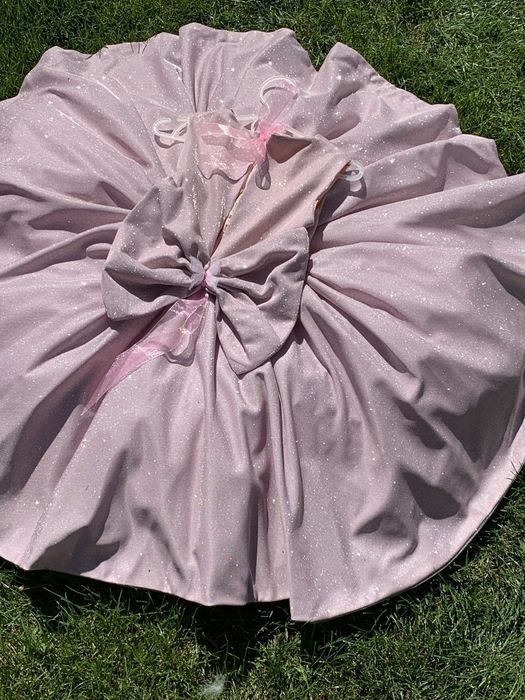 Платье на девочку 4-5 лет пышное блестящее  нарядное платье Эльзы