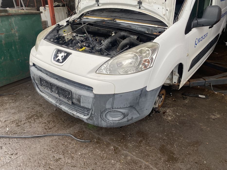 Бампер Пежо Партнер Б9 Peugot Partner B9 2008-2016