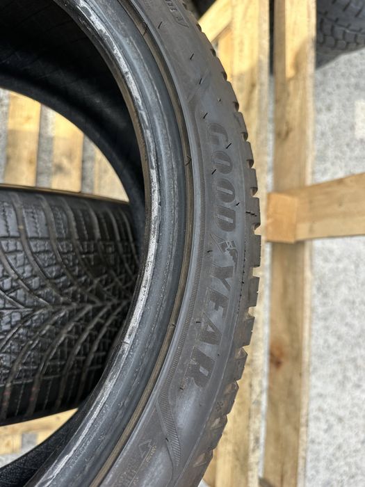 Шини 24 рік 225/40 R18 Goodyear