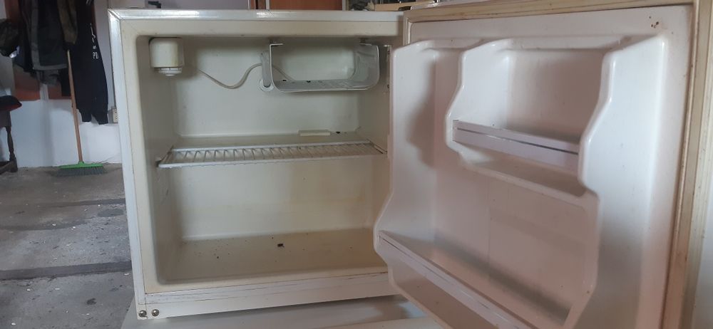 Sprzedam mini lodówkę