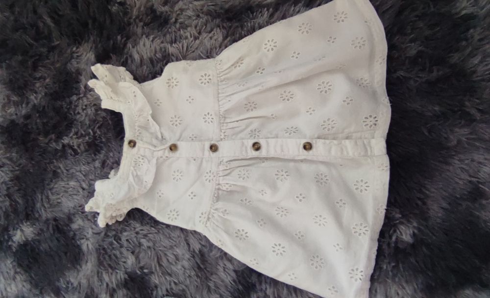 Śliczna sukieneczka r 80