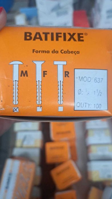 Bucha Batifixe Nylon Cogumelo 1/4x1 1/2 M637 - Embalagem 100 unidades
