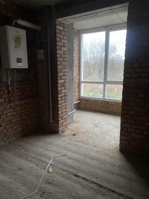 Продаж 1 кім.кв. на Виставці.