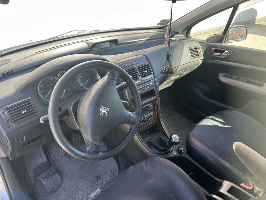 Peugeot 307 2001 1.6b w całosci na części