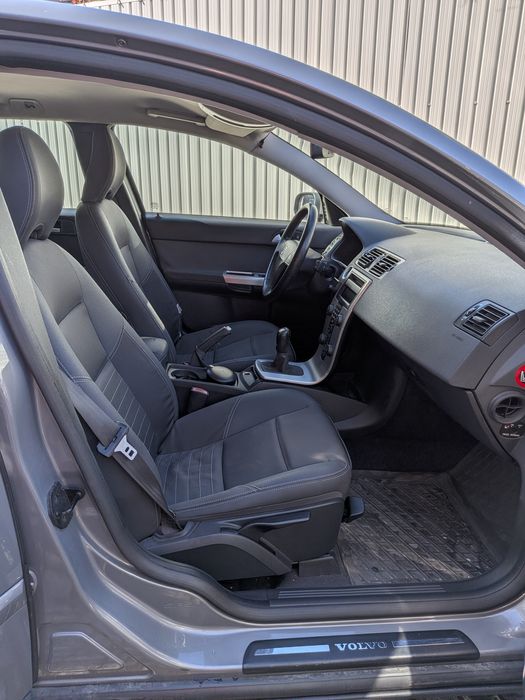 Volvo V50 1.6D 109cv (2007) – 175.000 km – Bom Estado Geral e Muito Económica