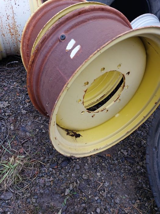 Felgi Rolnicze John Deere 28  , 10 otw 2 szt