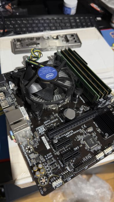 Motherboard Gigabyte CPU i5 16GB RAM