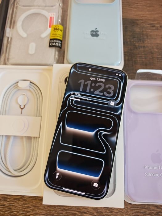 iPhone 17 Pro 6.3" 256GB Branco Seminovo(Usado 1 dia) C/Garantia Aceito Retomas