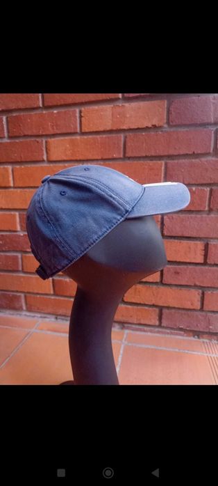 Boné Adidas Azul e Branco