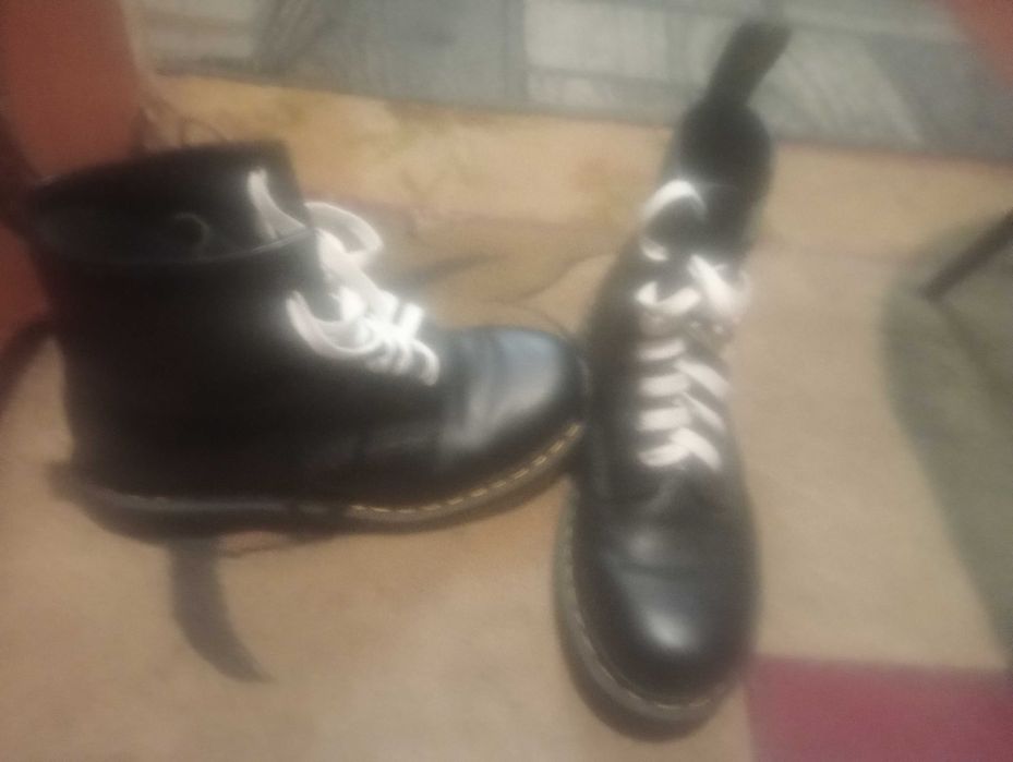 Продам взуття Dr.Martens