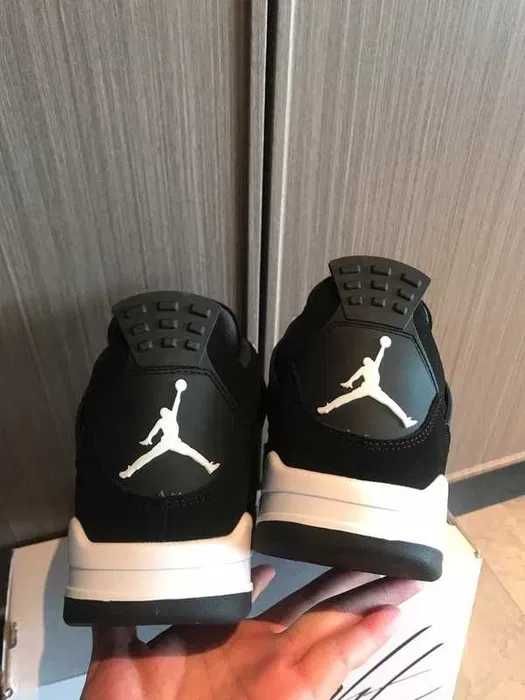 Jordan 4 Retro White Thunder R.43