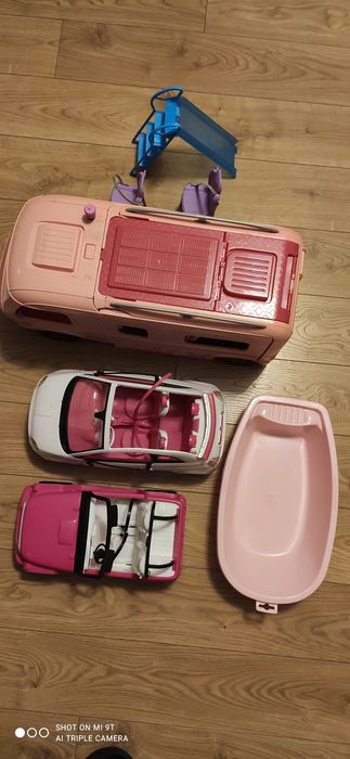 Samochód Barbie Kamper Marzeń (Dreamcamper) Fiat 500 Jeep plażowy